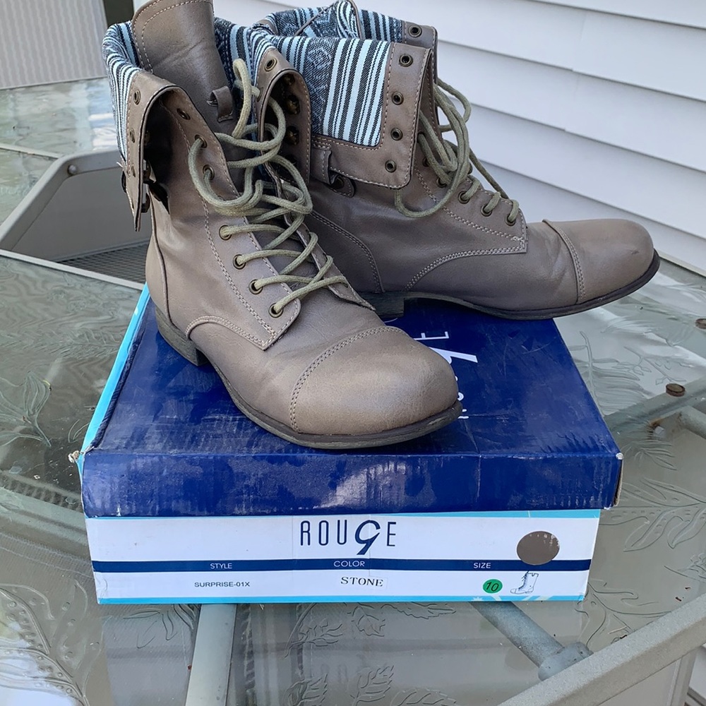 Rouge | Surprise Combat boot | Stone | size 10